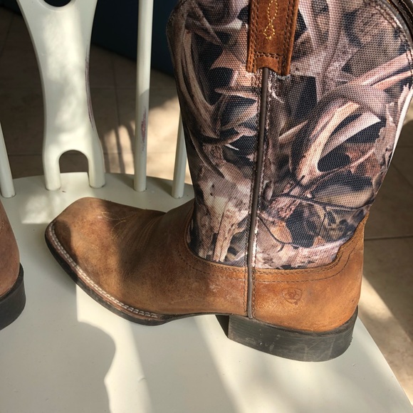 Ariat work boots cowgirl boots fits like 6.5 - Picture 3 of 7